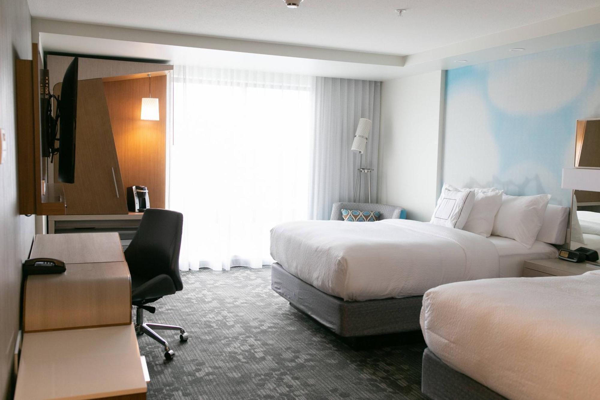 คอร์ตยาร์ด บาย แมริออท เอลค์ฮาร์ต Hotel เอลก์ฮาร์ต ภายนอก รูปภาพ